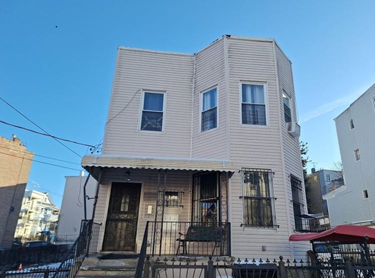 104 Oak St Yonkers, NY 10701, Westchester County