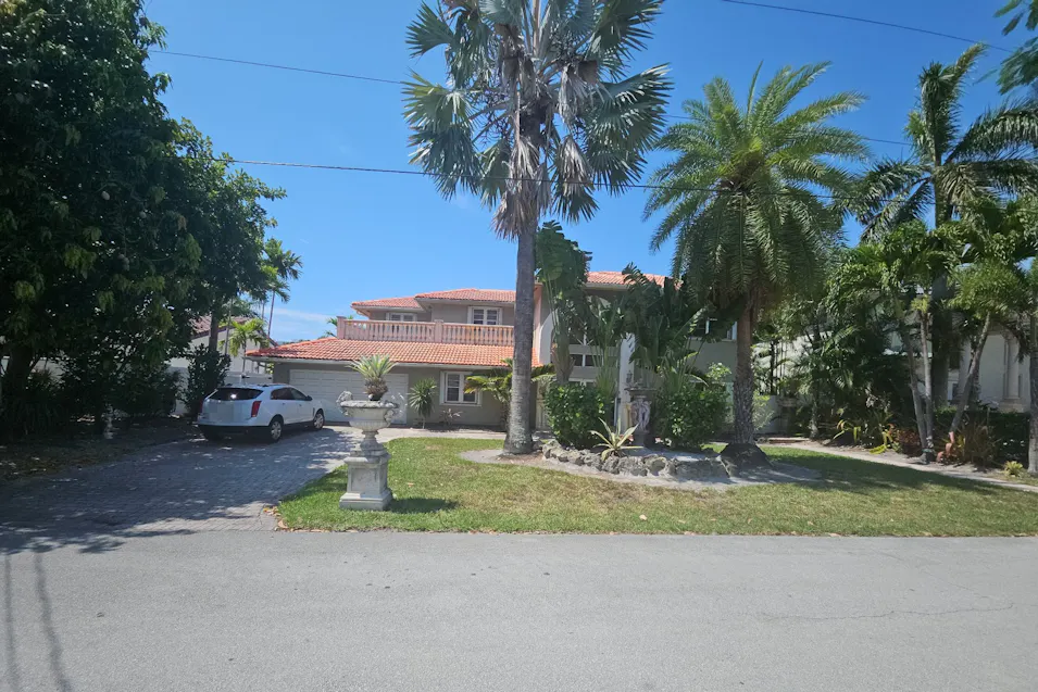 37 Fort Royal Isle Fort Lauderdale, FL 33308, Broward County