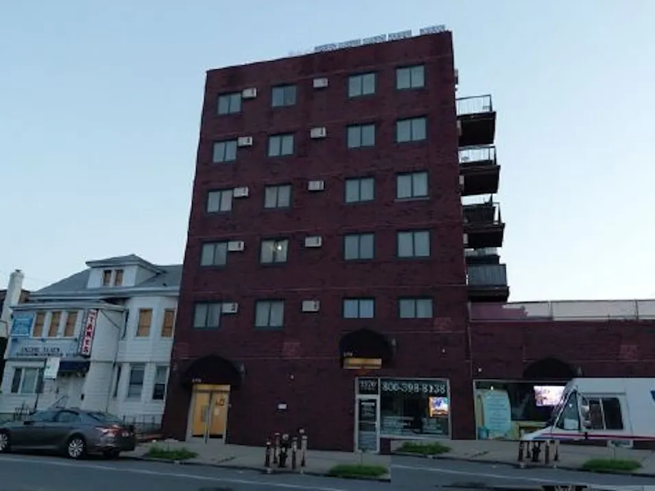 2570 E 17th St 5c Brooklyn, NY 11235, Kings County
