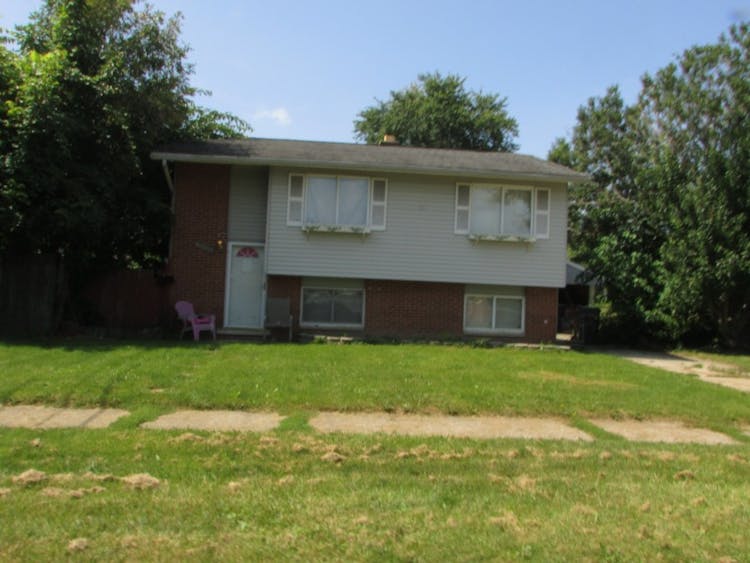 30131 Dolphin St Roseville, MI 48066, Macomb County