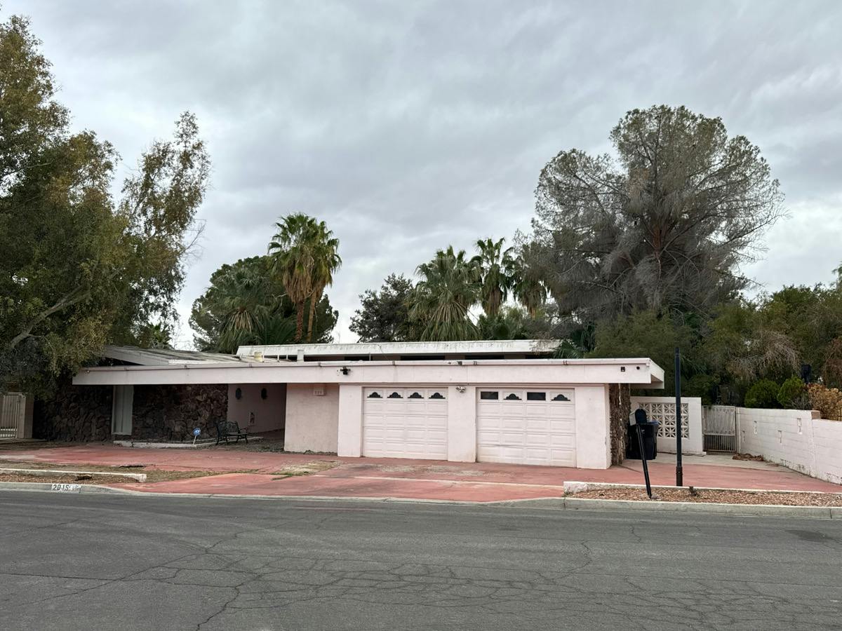 LA Mesa Dr, Henderson, NV 89014