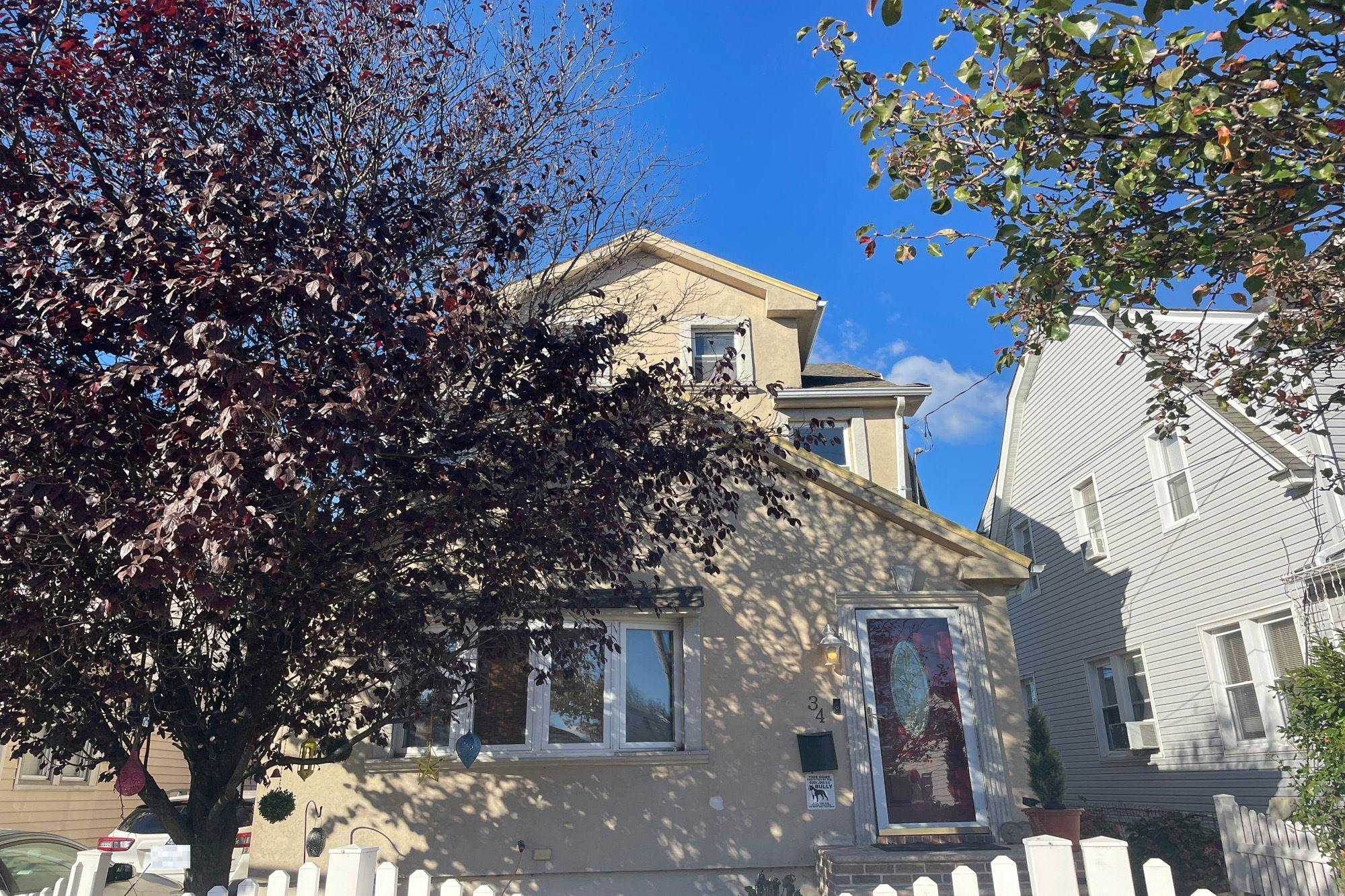East Ave, Valley Stream, NY 11580
