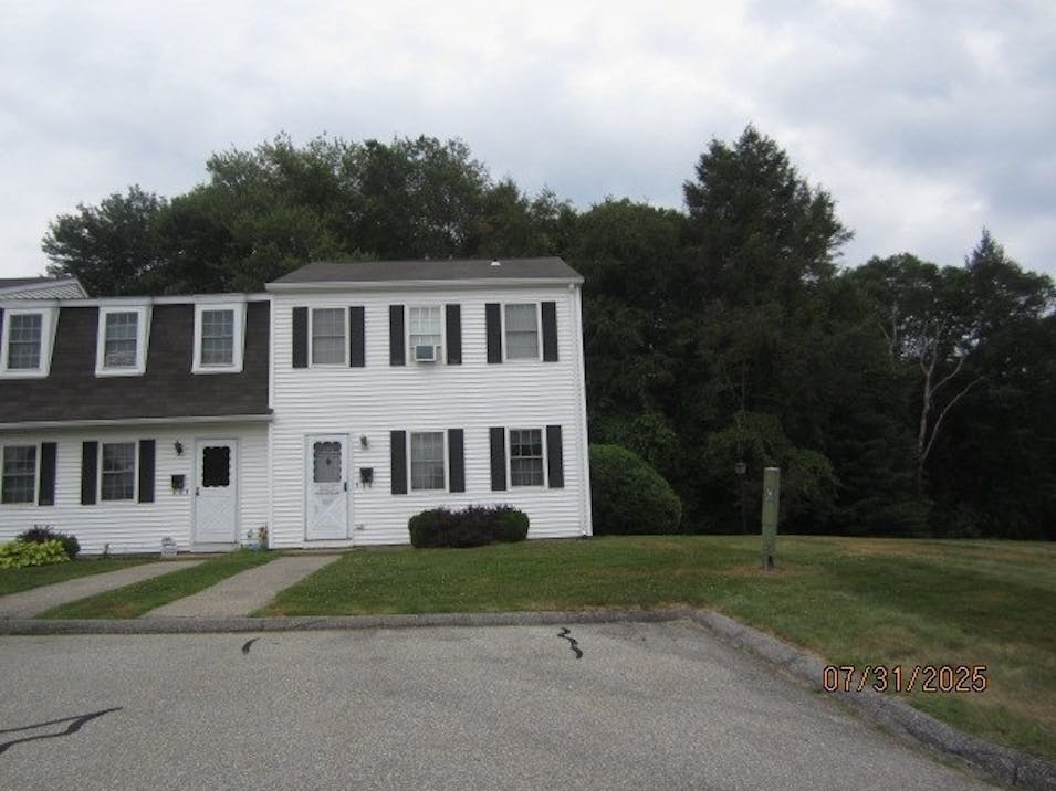6 Westchester Hills #g Colchester, CT 06415, Middlesex County
