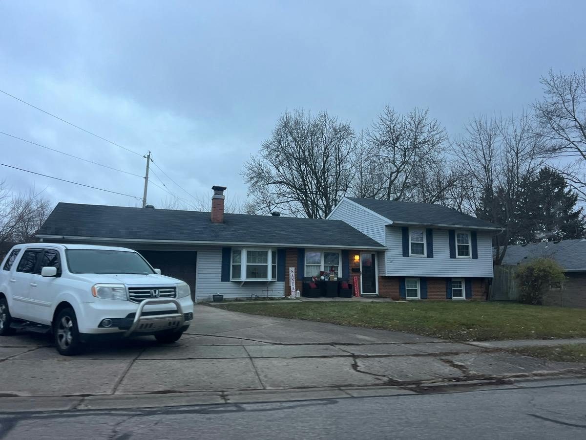 Crase Dr, Xenia, OH 45385