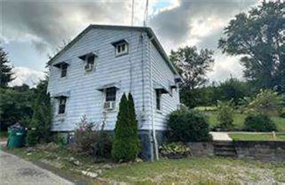 118 21st St New Derry, PA 15671, Westmoreland County