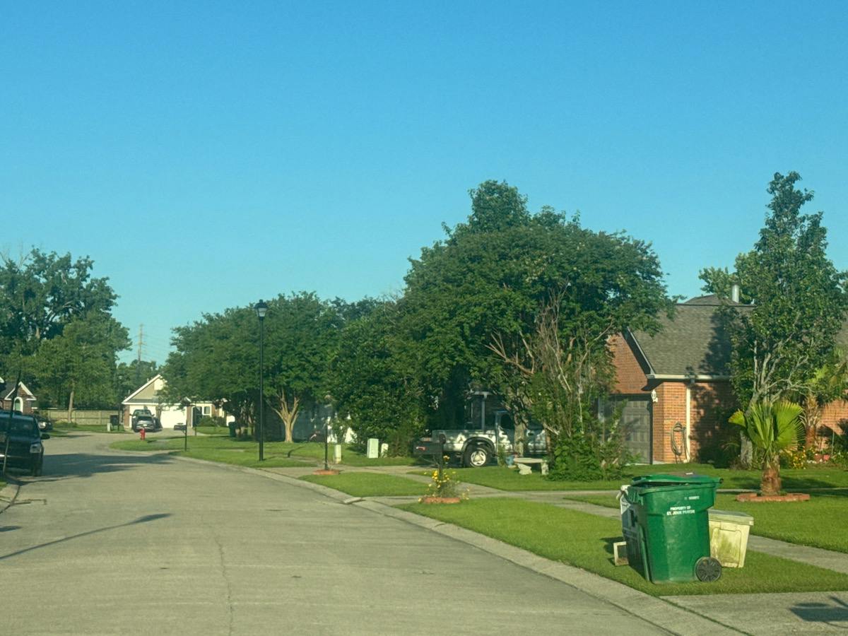 Oak Point Dr, LA Place, LA 70068