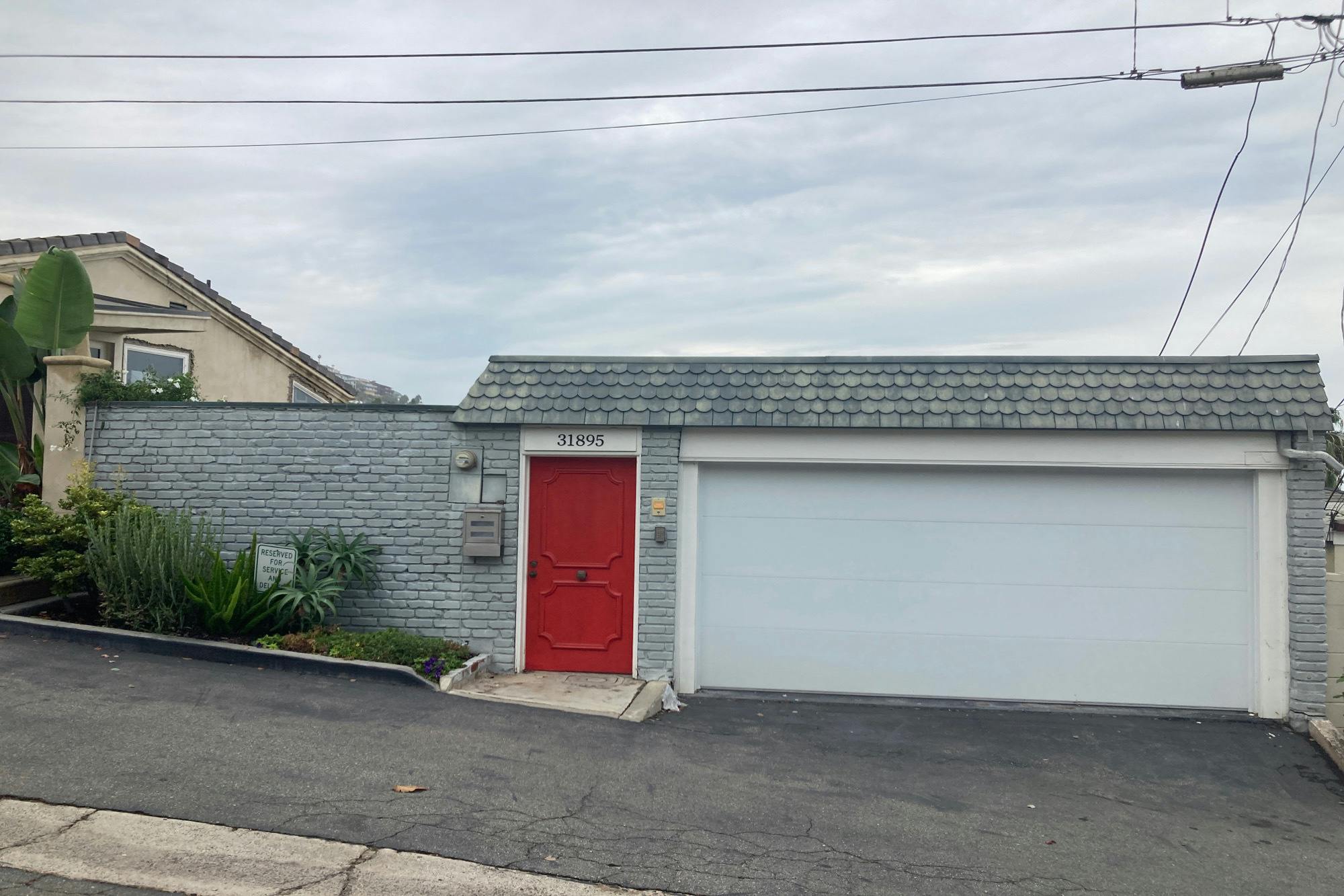Circle Dr, Laguna Beach, CA 92651