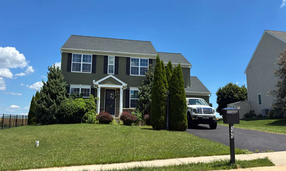 245 Surrey Ln York, PA 17402, York County