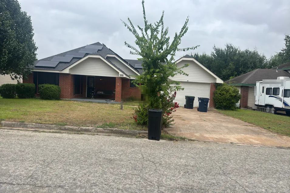 108 Creekside Dr Hutto, TX 78634, Williamson County