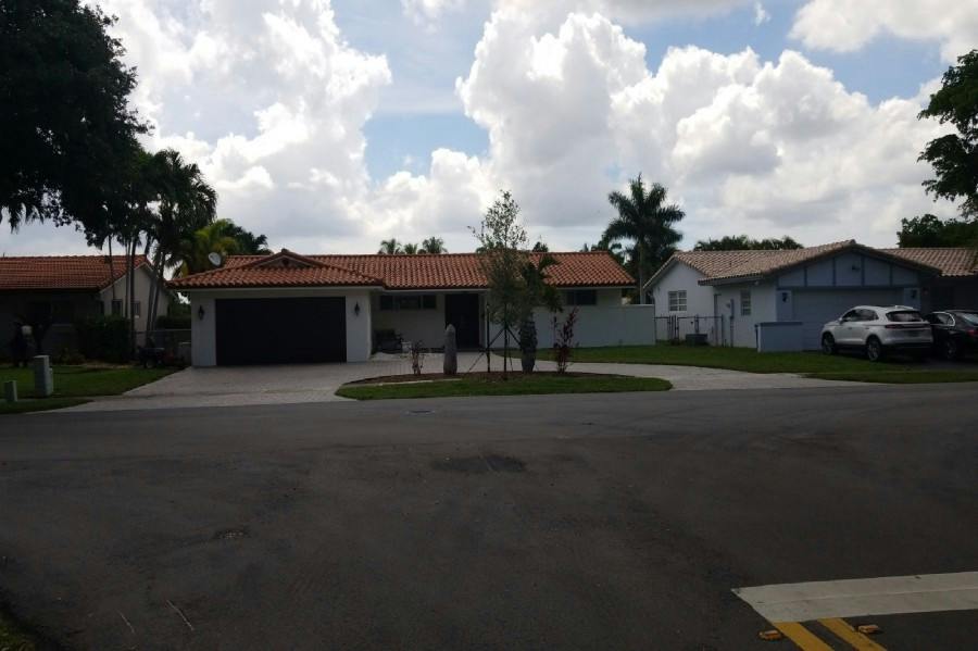 Sabal Dr, Miami Lakes, FL 33014