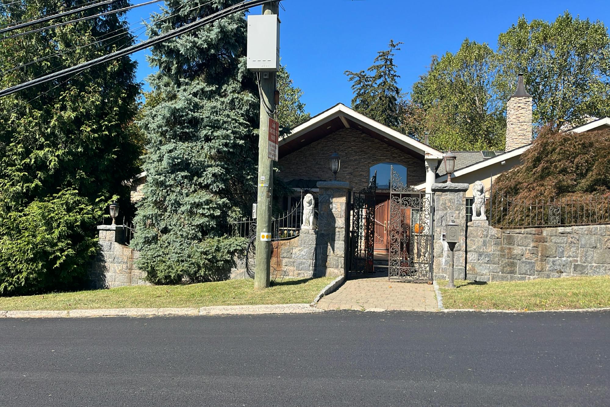 Stratton Rd, New Rochelle, NY 10804