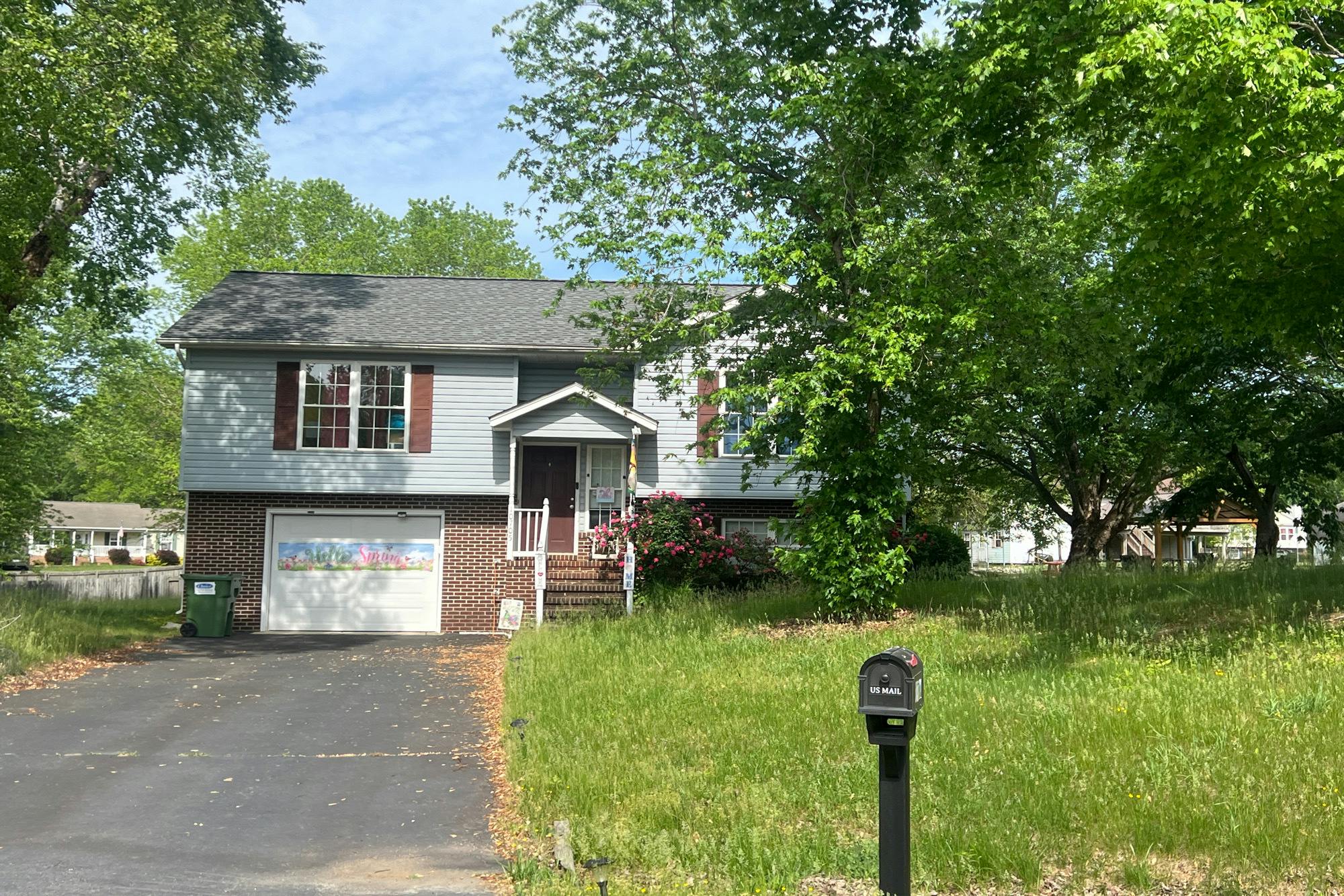 Live Oak Ct, Fredericksburg, VA 22407