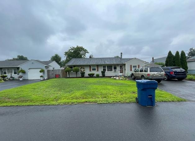 Plum Tree Rd, Plainville, CT 06062