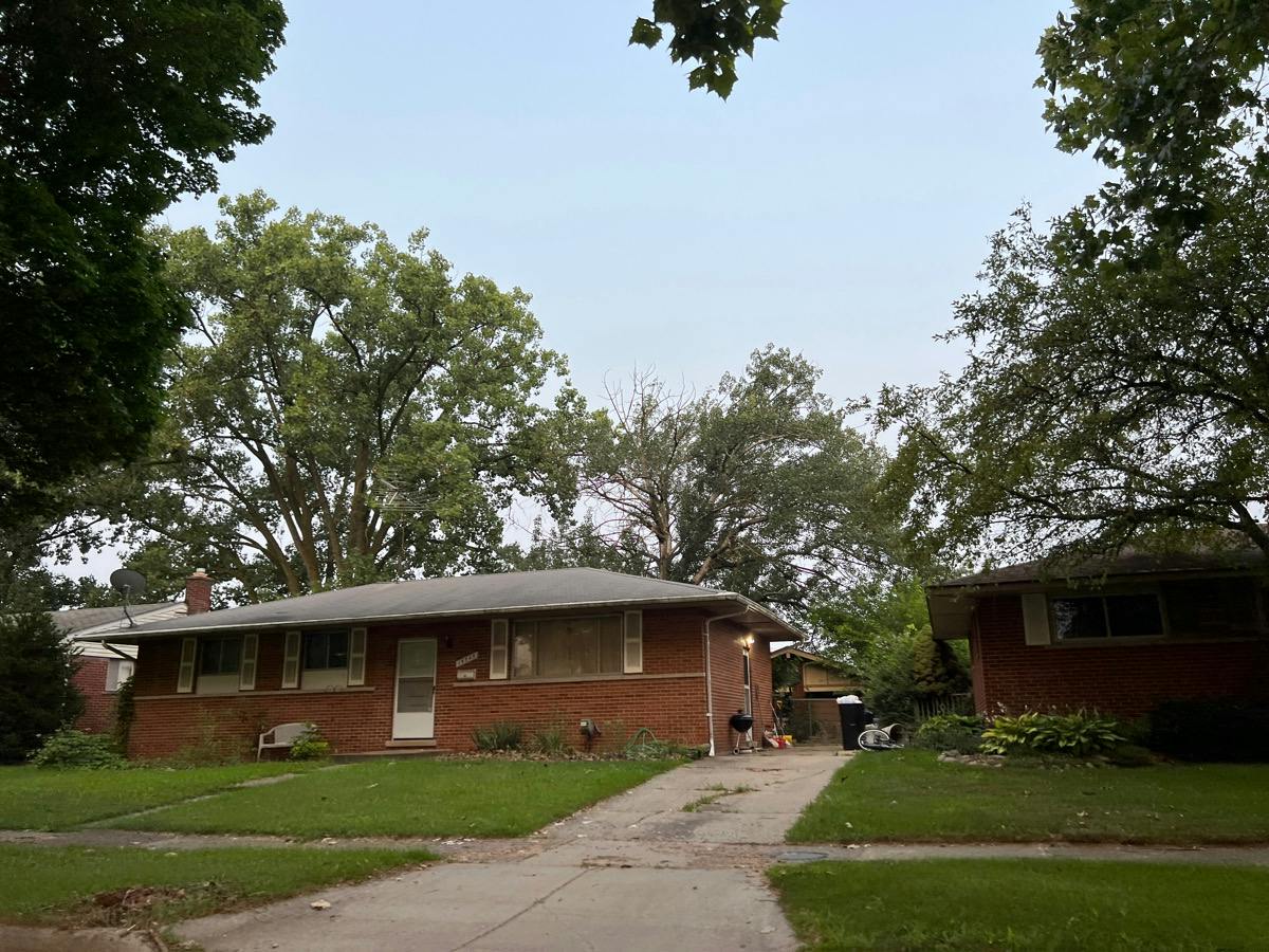 Bainbridge St, Livonia, MI 48154