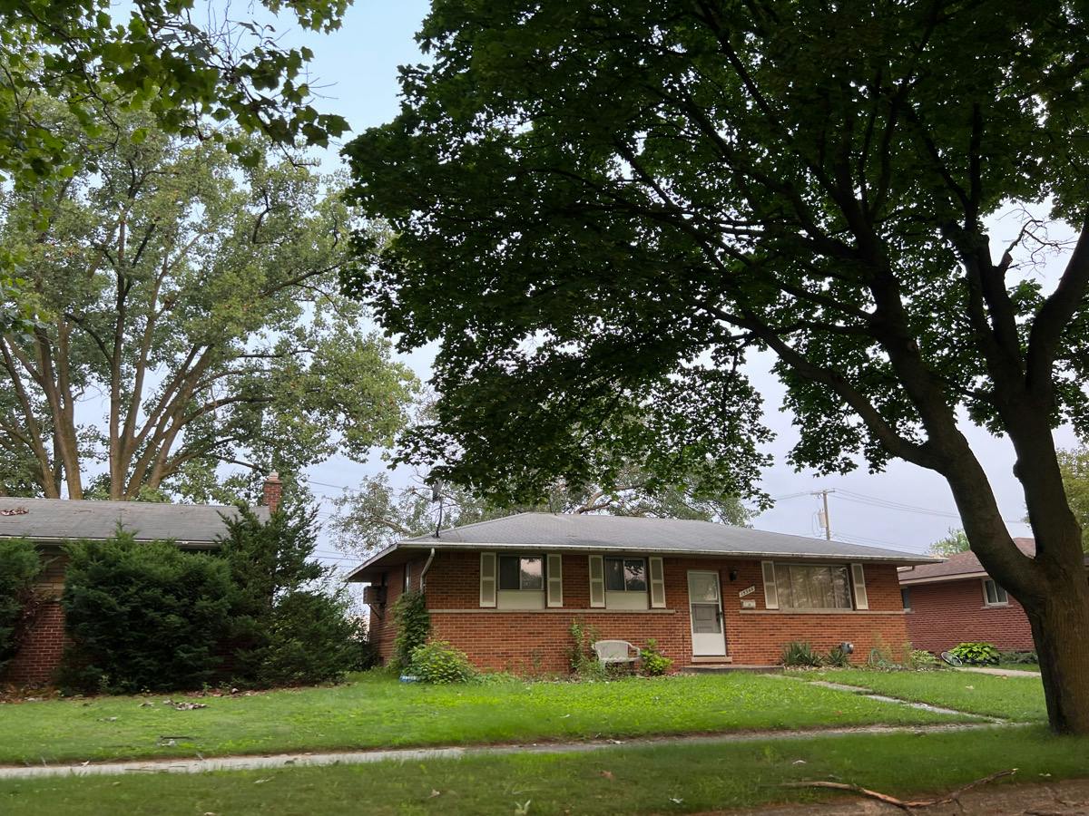 Bainbridge St, Livonia, MI 48154 #1