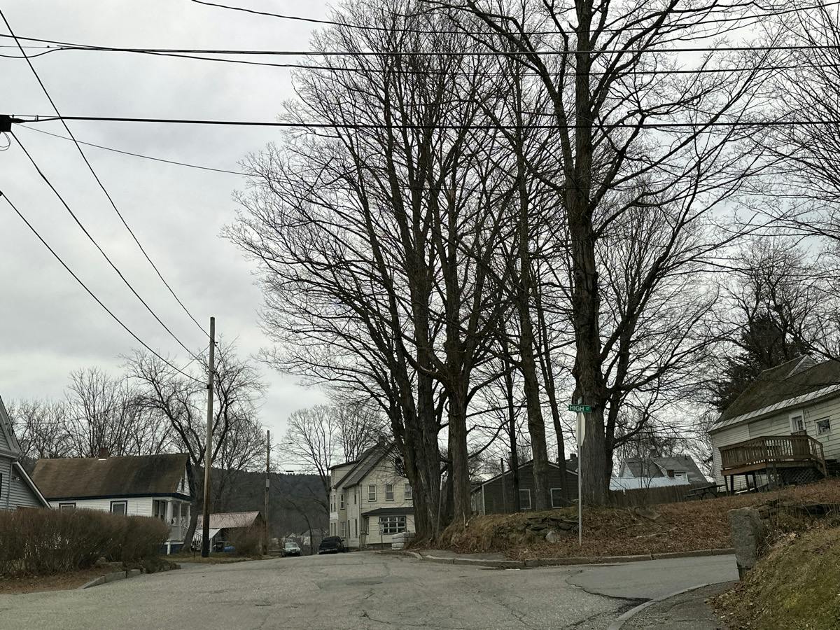 Wall St, Claremont, NH 03743