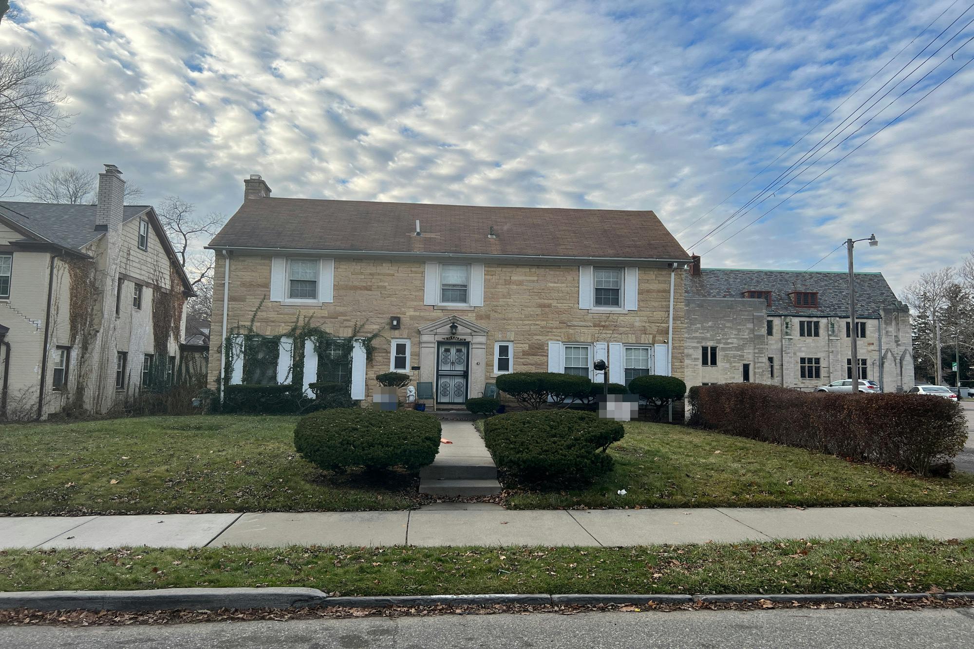 Birchcrest Dr, Detroit, MI 48221