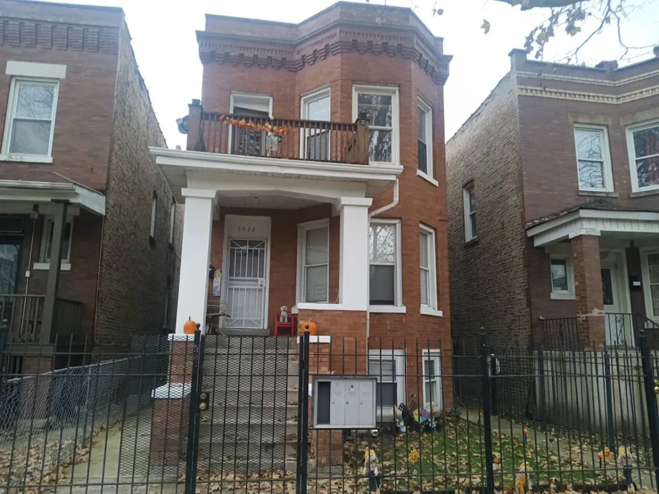 5032w Erie St Chicago, IL 60644, Cook County