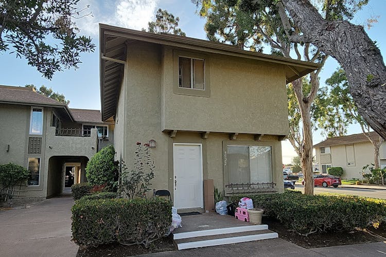 9522 Pettswood Drive Unit 3 Huntington Beach, CA 92646, Orange County