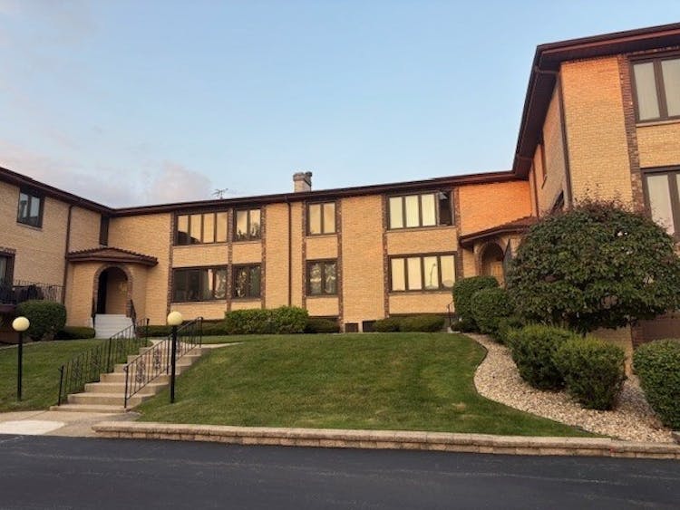 10355 Parkside Ave 04 Oak Lawn, IL 60453, Cook County