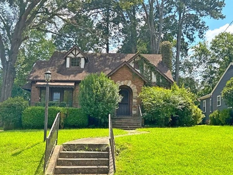 627 Mohawk Ave Jackson, MS 39216, Hinds County