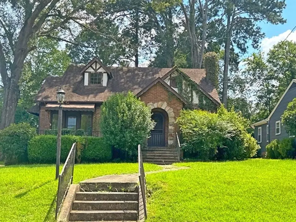 627 Mohawk Ave Jackson, MS 39216, Hinds County