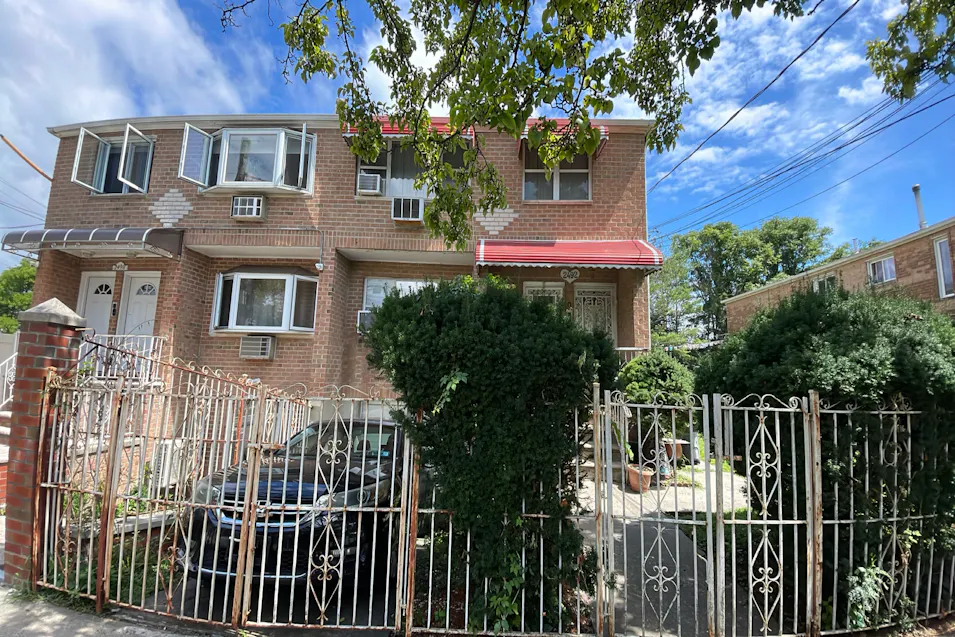 2492 Delanoy Avenue Bronx, NY 10469, Bronx County