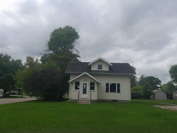 1111 Arnold Ave N Thief River Falls, MN 56701, Pennington County