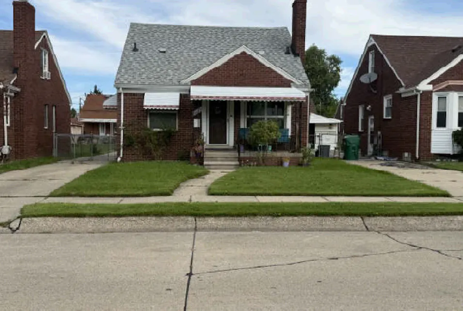 15645 Collinson Ave Eastpointe, MI 48021, Macomb County