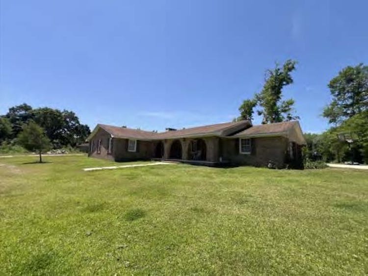 9885 East Avenue Theodore, AL 36582, Mobile County