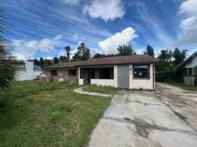 817 Clay Blvd Eustis, FL 32726, Lake County