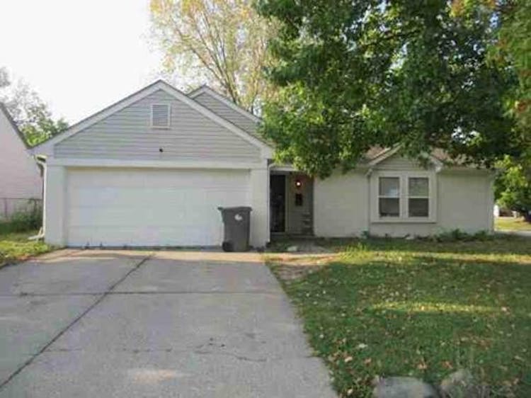 2707 E 28th St Indianapolis, IN 46218, Marion County