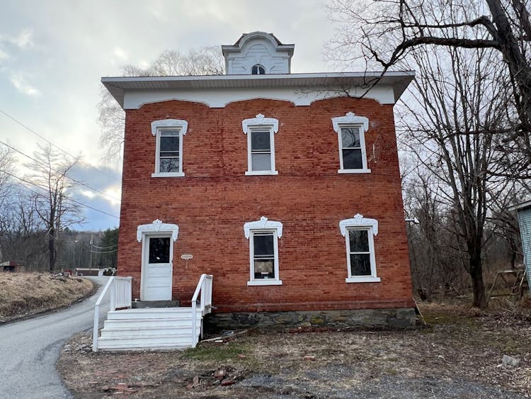 63 River Rd, Hoosick Falls, NY, 12090, USA