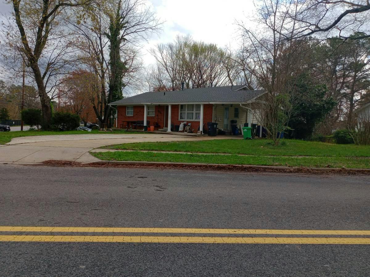 Floral Dr, Adelphi, MD 20783