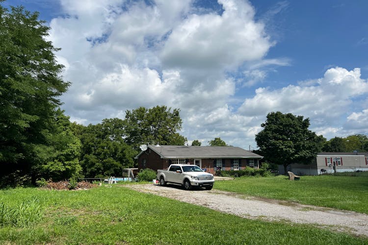 1421 Ky Hwy 465 Sparta, KY 41086, Gallatin County