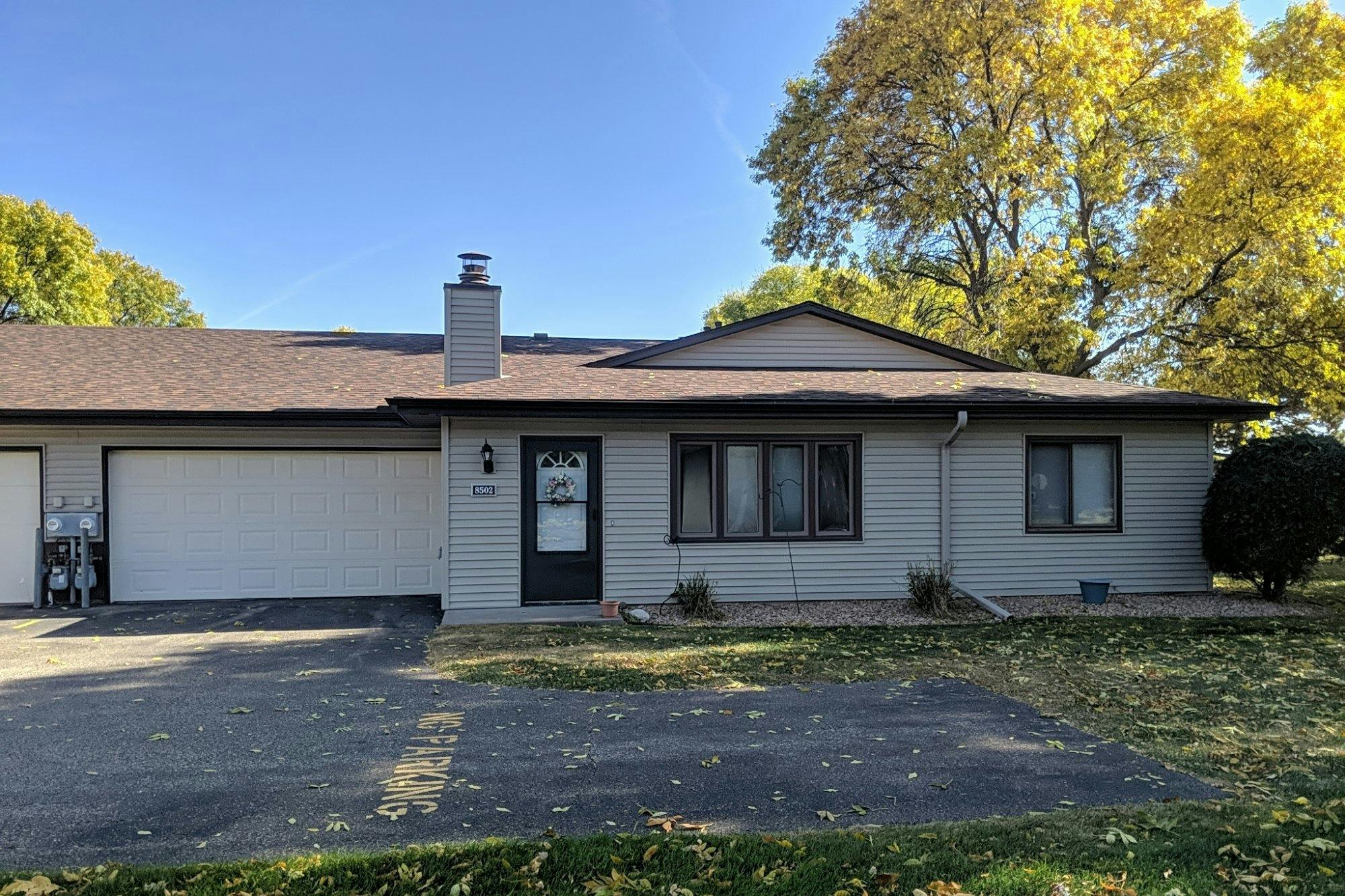 Maplebrook Cir, Minneapolis, MN 55445