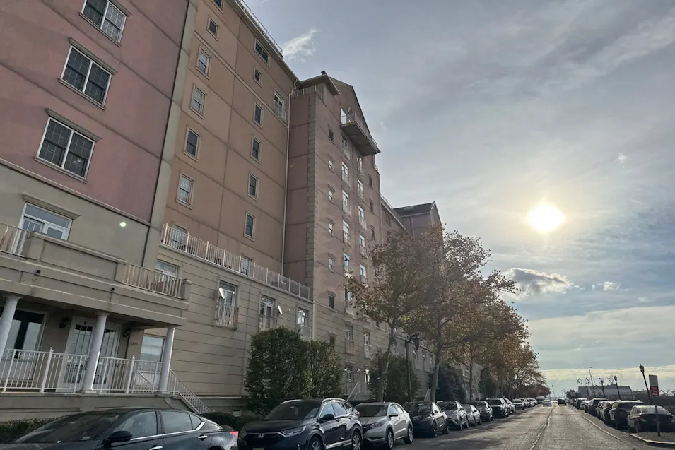 207 West Shearwater Court Apt 17 Jersey City, NJ 07302, Hudson County