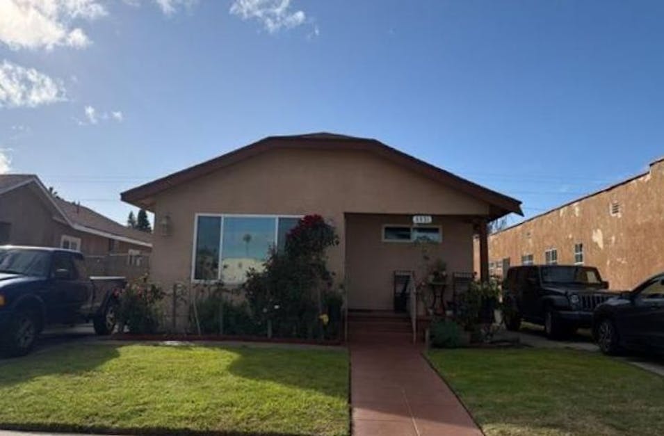 5931 South Arlington Avenue Los Angeles, CA 90043, Los Angeles County