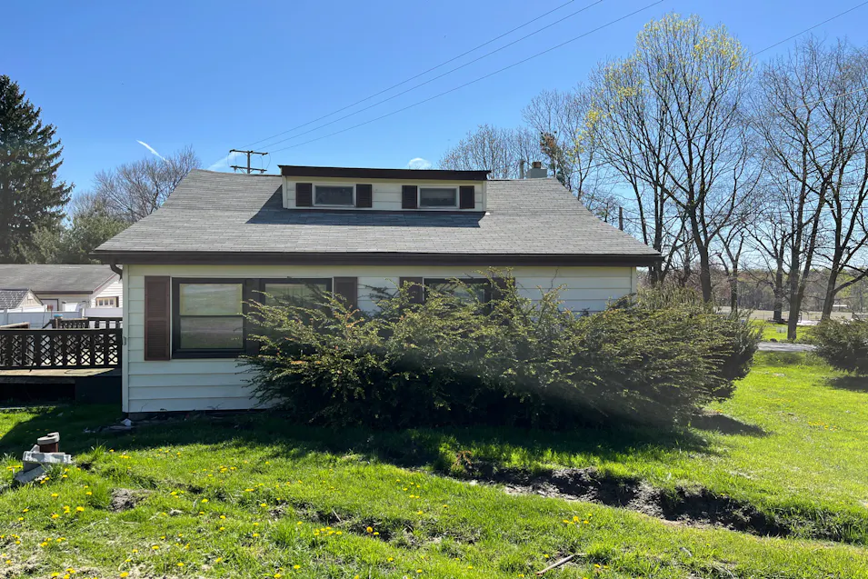 11244 State Route 44 Mantua, OH 44255, Portage County