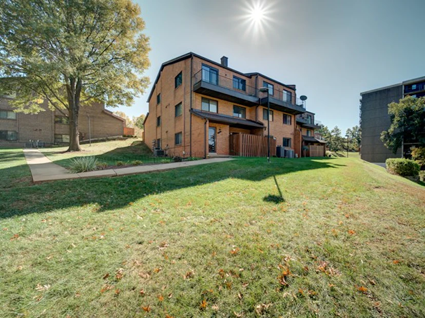 3459 Summit Court Ne