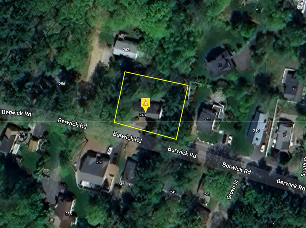 Berwick Rd, Ogunquit, ME 03907