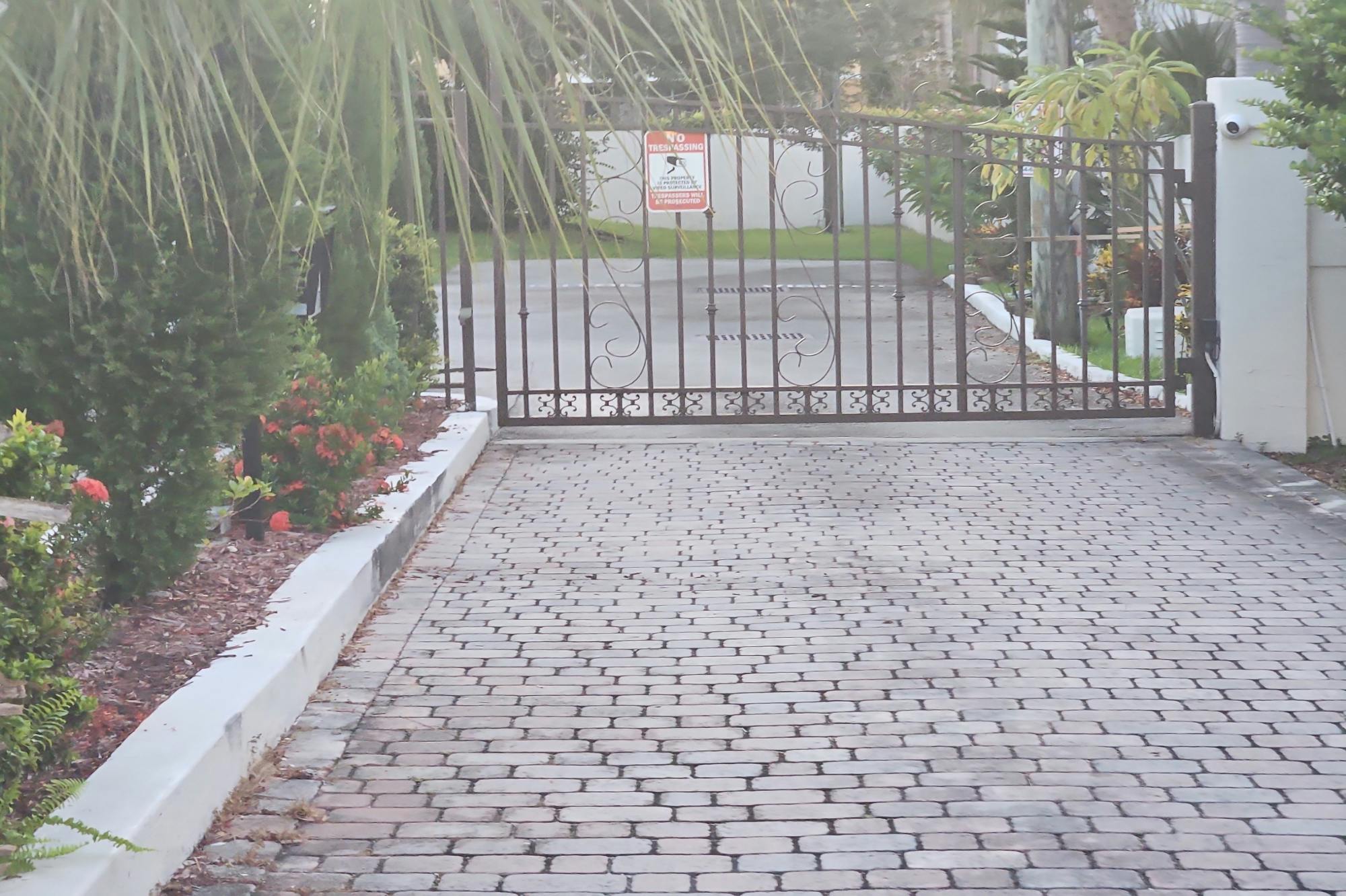 15th St, Dania, FL 33004