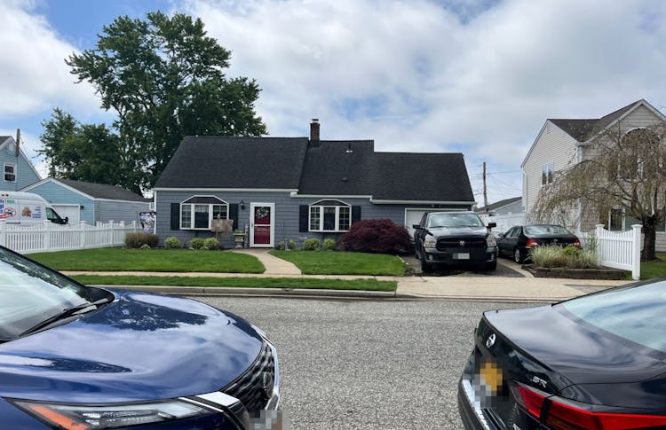 8 Spring Lane Levittown, NY 11756, Nassau County