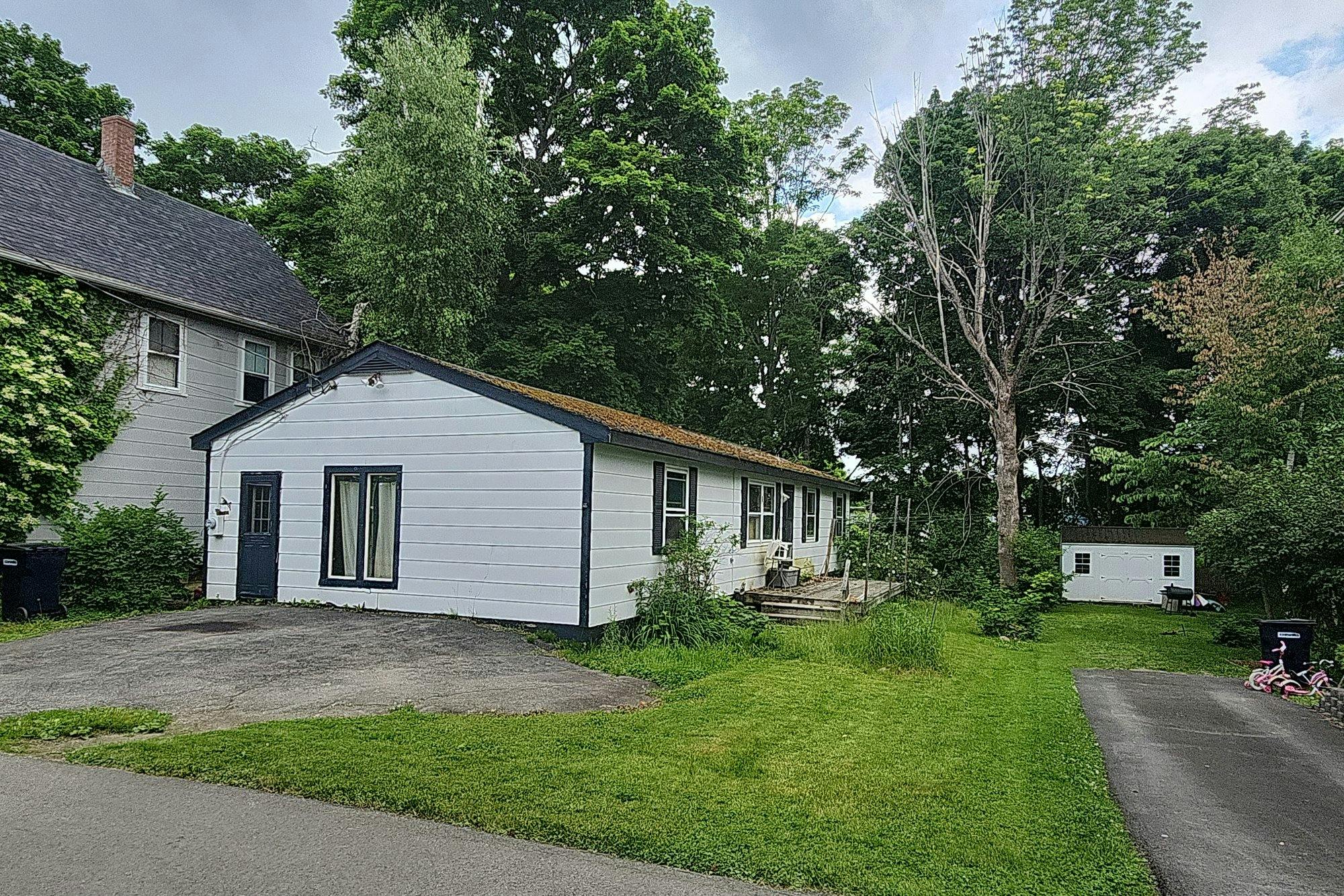 Cottage St, Bangor, ME 04401