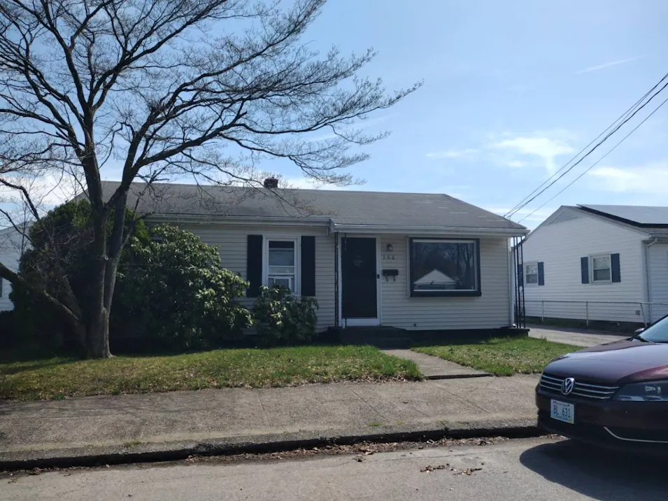 156 Memorial Drive Pawtucket, RI 02860, Providence County