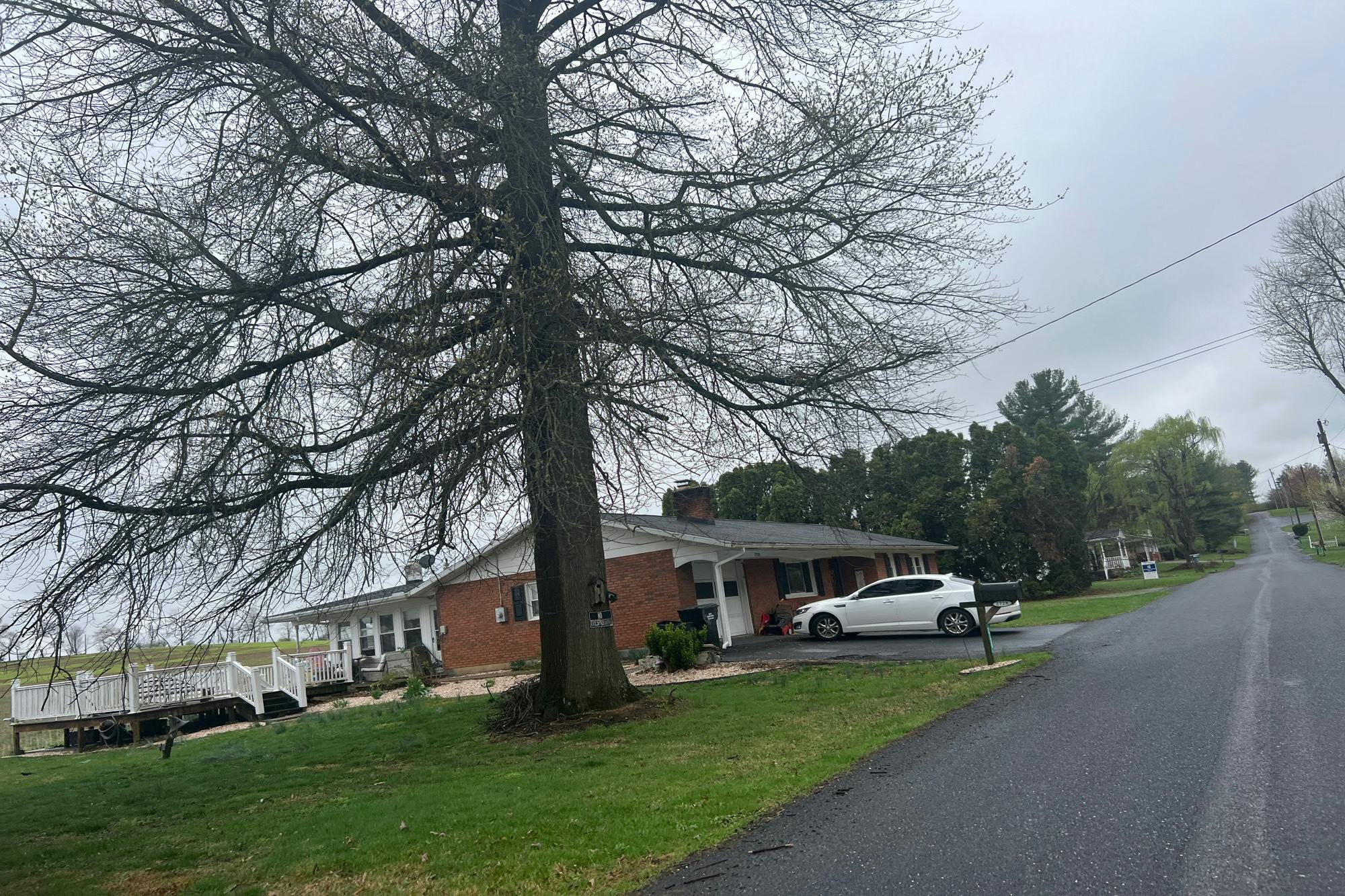 Johnson Dr, Chambersburg, PA 17201