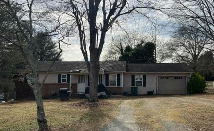 Proud St, Pfafftown, NC 27040
