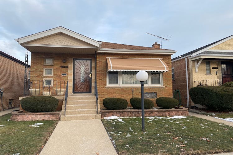 8941 South Yates Boulevard Chicago, IL 60617, Cook County