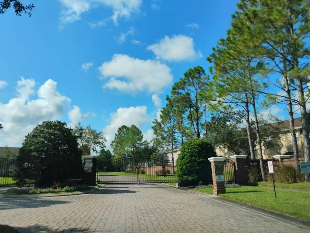 Cedar Crest Dr, Orlando, FL 32828