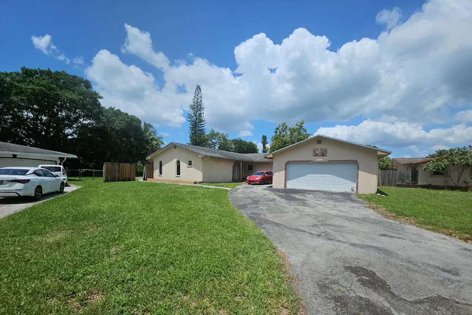 2655 SW 86th Ave Davie, FL 33328, Broward County